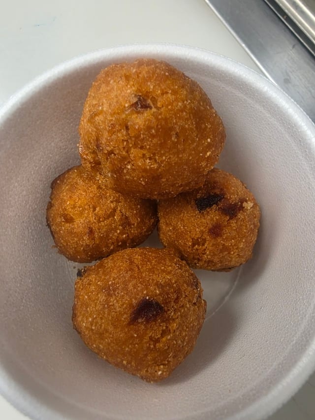 HUSHPUPPIES.
